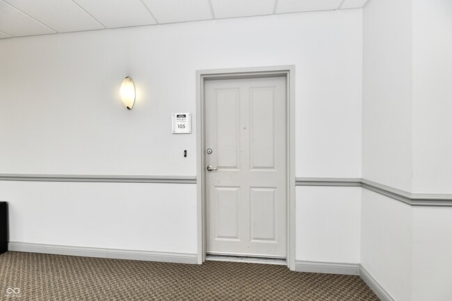 Building Photo - 8555 One W Dr