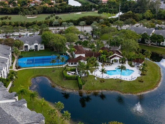 Foto del edificio - 4460 NW 107th Ave