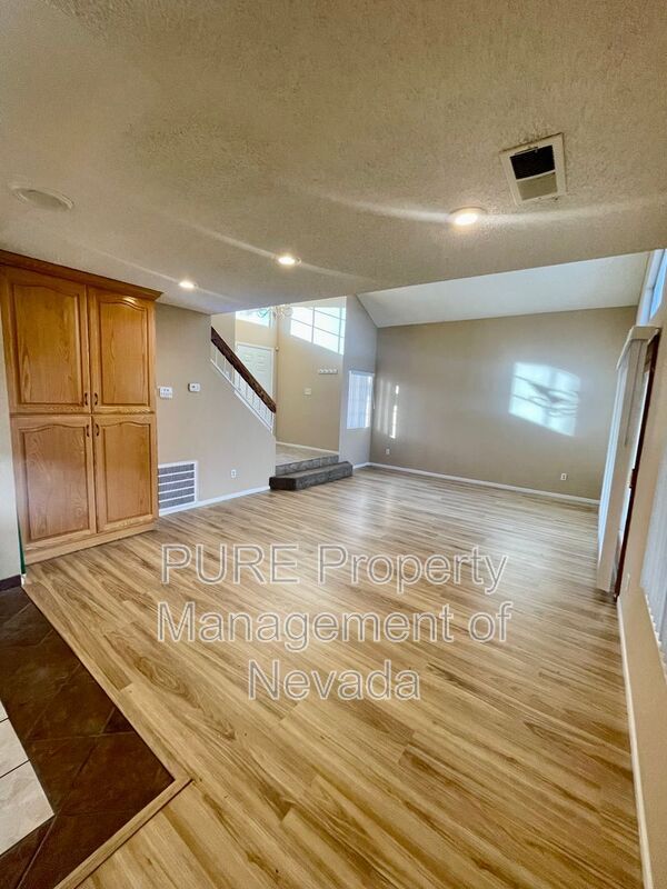 Foto del edificio - 2704 Kennington Cir