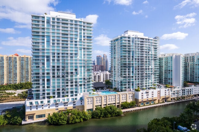 Parque Towers at St. Tropez