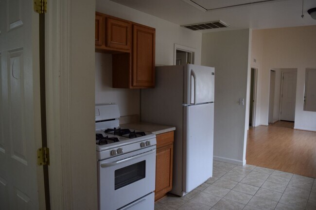 Foto del edificio - MELVINDALE 3BR/2BA HOME FOR LEASE WITH GAR...