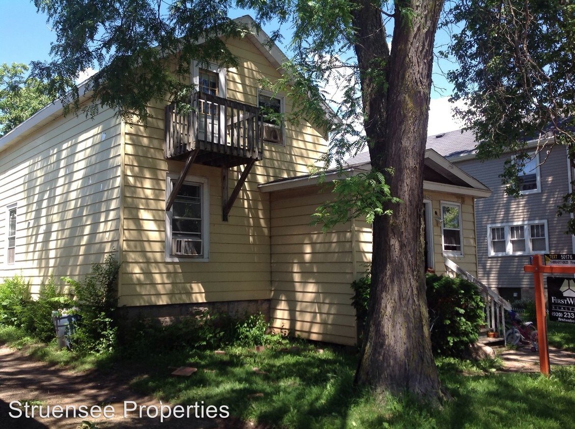 1421 Oregon St, Oshkosh, WI 54902 Apartment for Rent in Oshkosh, WI