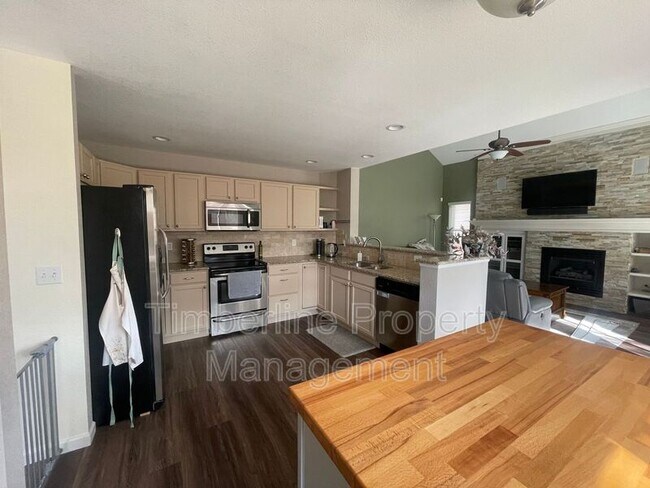 Foto del edificio - 4845 Seton Pl
