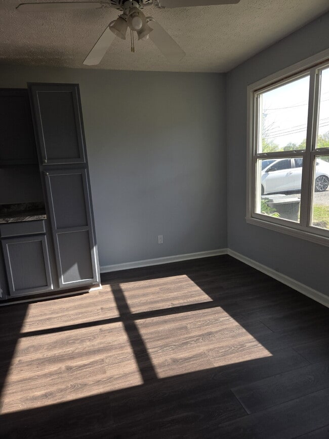 Building Photo - Charming 1 bed 1 bath