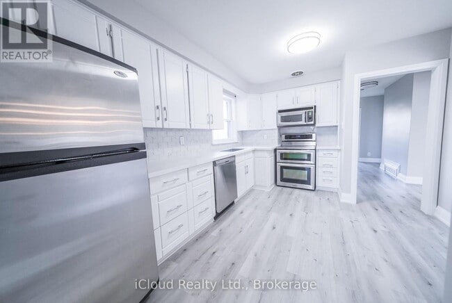 Photo du bâtiment - 22 Decarie Cir