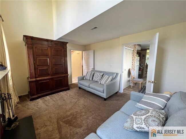 Foto del edificio - 15 Jeffrey Cir