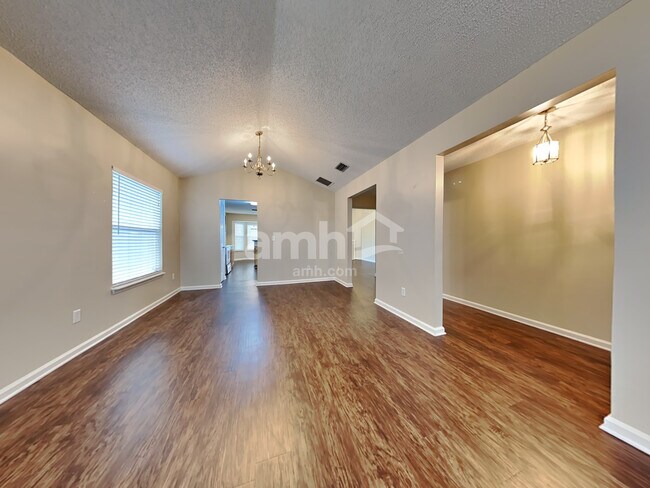 Building Photo - 530 Fallen Timbers Dr