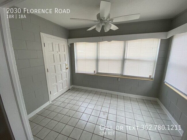 Building Photo - Mount Dora 1 Bedroom 1 Bathroom Duplex