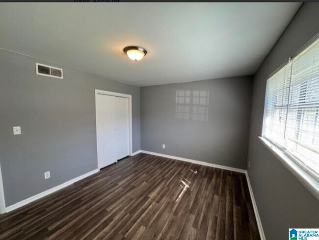 Foto del edificio - 836 Old Trail Rd