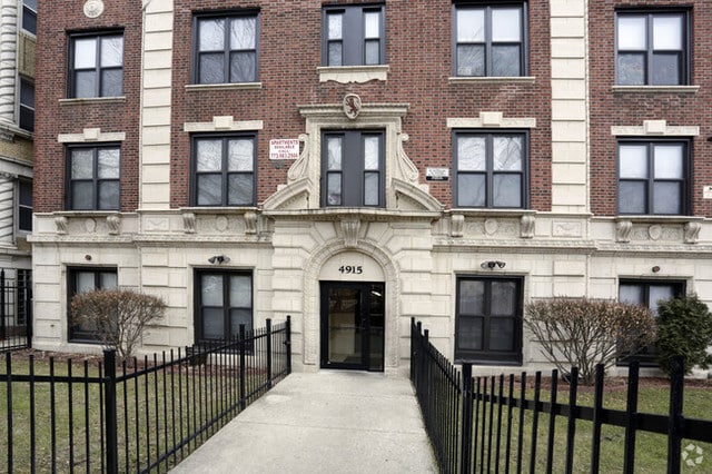 Primary Photo - 4915 S Drexel Blvd