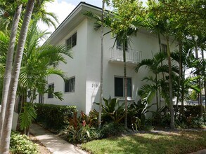 Building Photo - 215 Antilla Ave