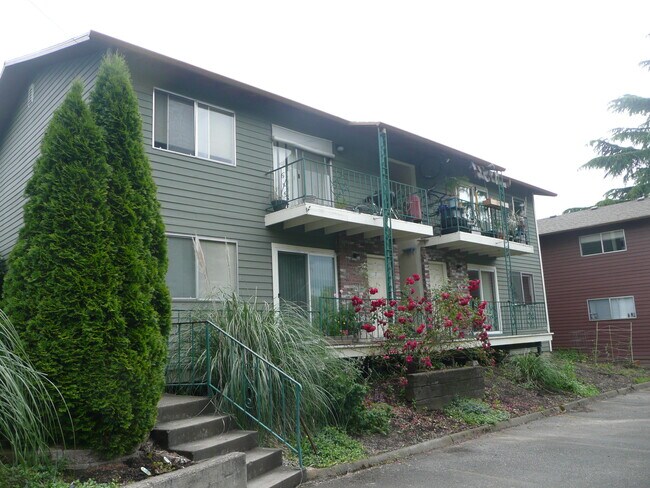 Building Photo - 2883 SE Francis St