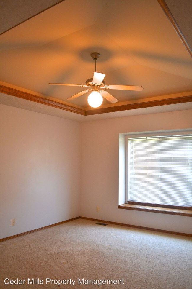 Foto del edificio - 1002 N Bedford Ct