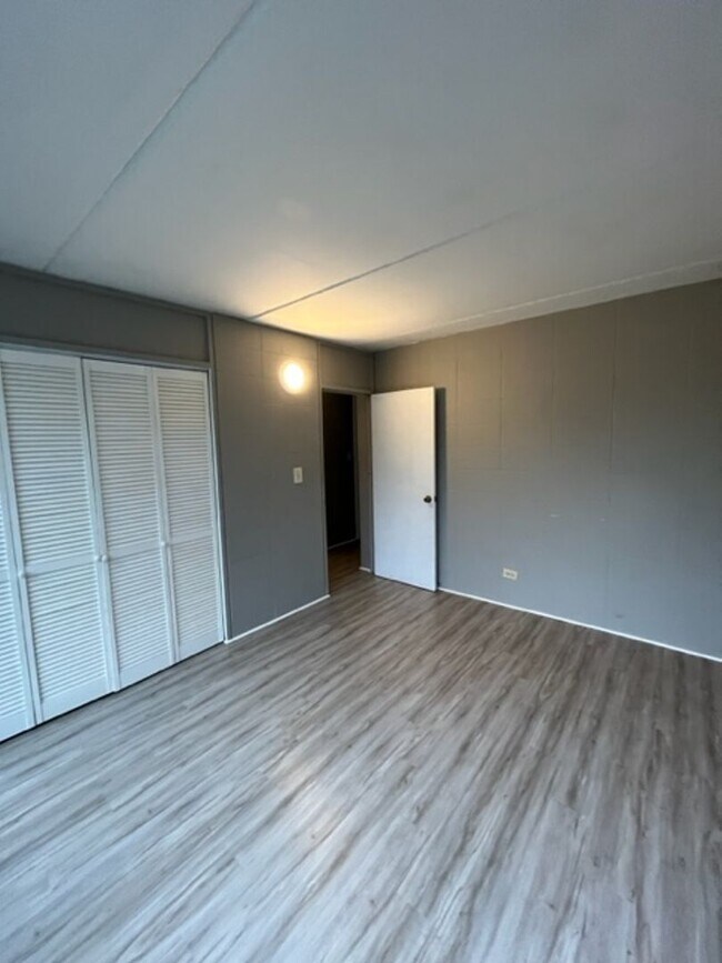 Foto del edificio - WAIPIO GARDENS 2 bedroom/1 bath Ground Flo...