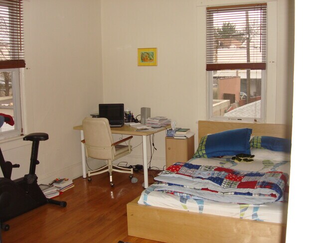 Foto del edificio - 216 Denison St