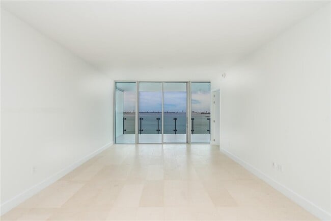 Foto del edificio - 700 NE 26th Ter