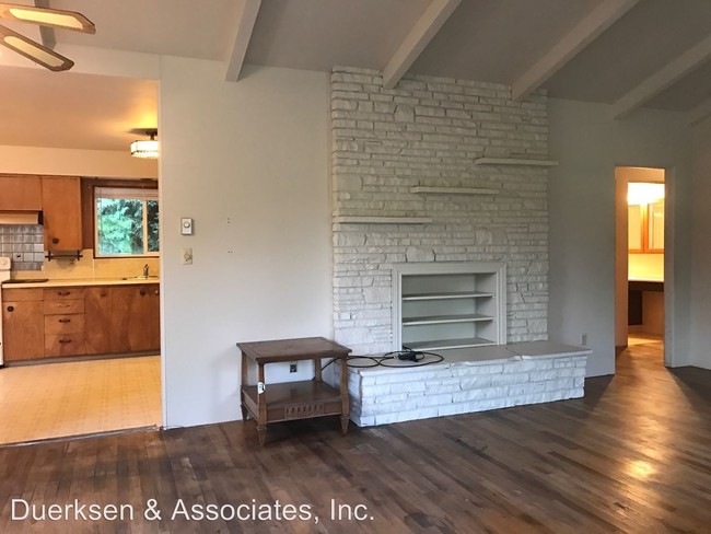 Building Photo - 5440 SW El Rancho Ave