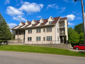 Building Photo - 1053 Cromwell Ave