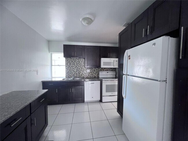 Foto del edificio - 2430 SW 81st Ave