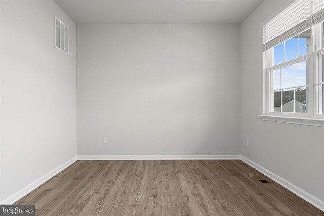 Building Photo - 3210 White Tail Dr