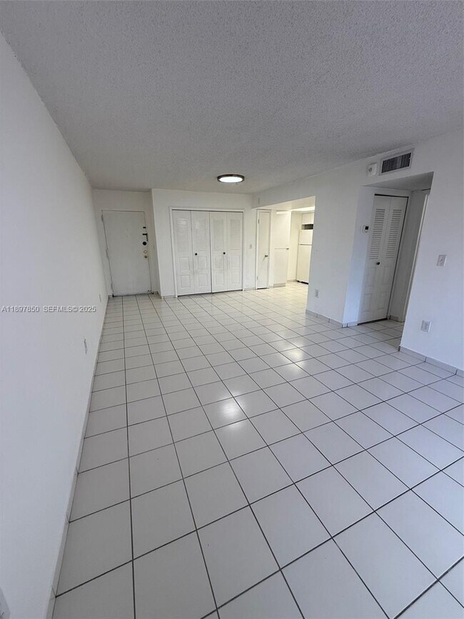 Foto del edificio - 802 NW 87th Ave