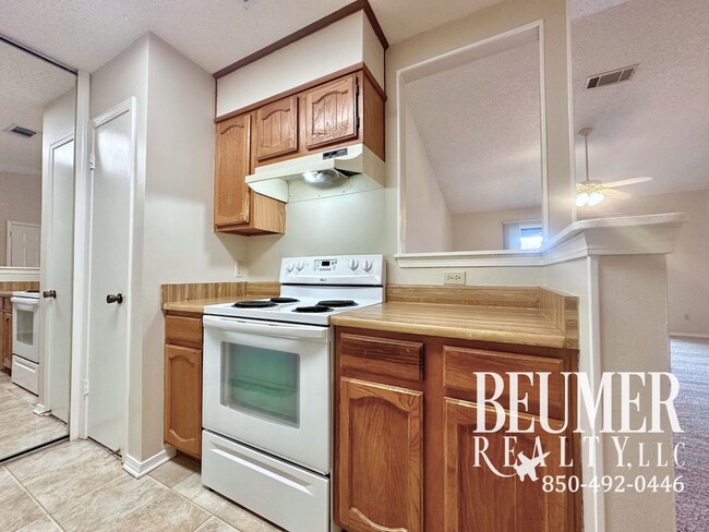 Building Photo - 2bd/2ba Condo in Prime Location on Scenic Highway