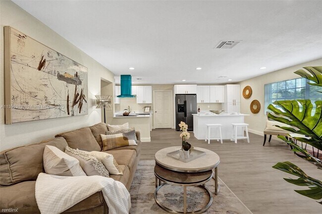 Foto del edificio - 4 br, 3 bath House - 309 NW 44th Ave