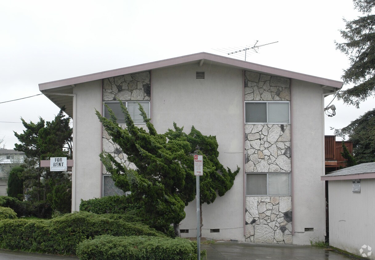 Building Photo - 16305 Maubert Ave