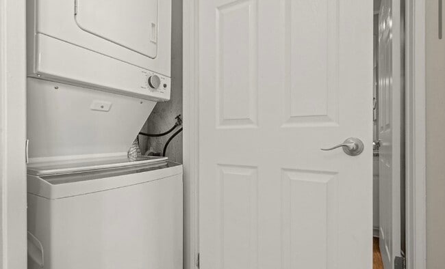 Building Photo - 12005 Albers St