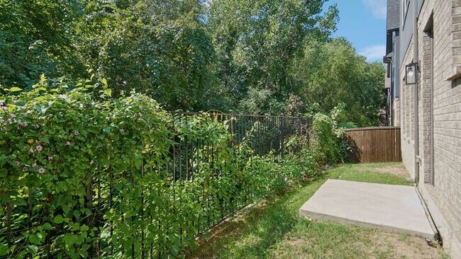 Building Photo - 1527 Teresa Ann Ln