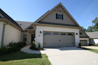 Building Photo - 707 Sluice Dr SW