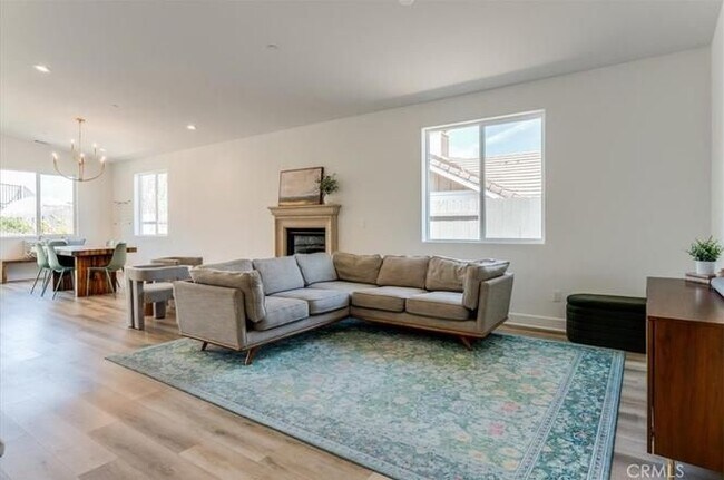 Foto del edificio - 5831 Lady Bells Dr
