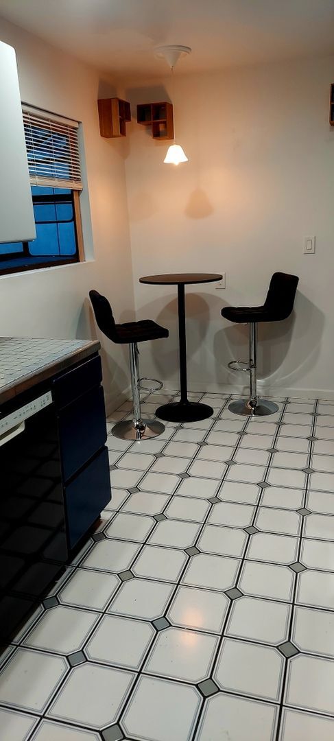 Building Photo - 1631 Van Horne Ln