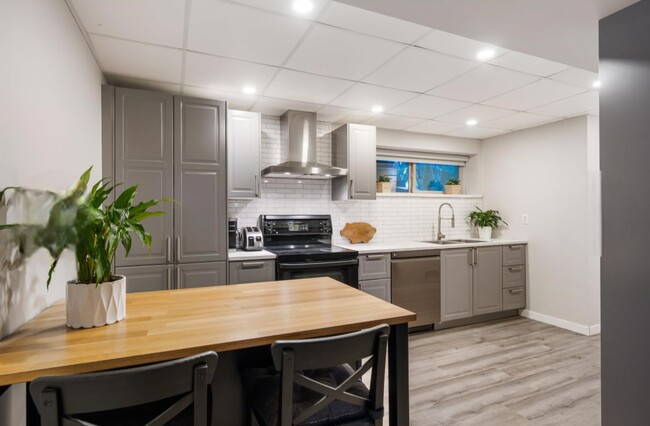 Building Photo - 17265 59A Av