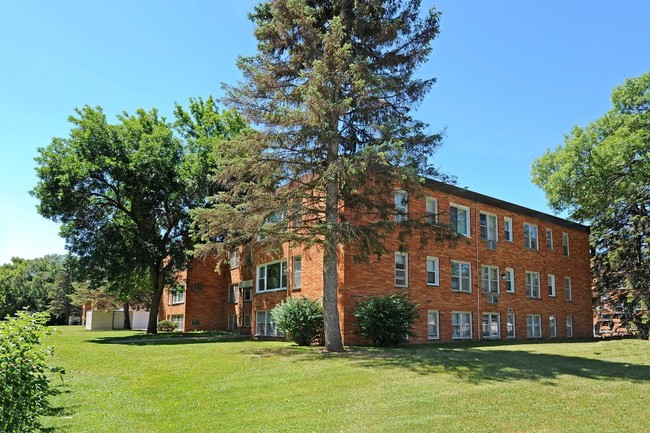 Building Photo - Gateway Trail Apartments