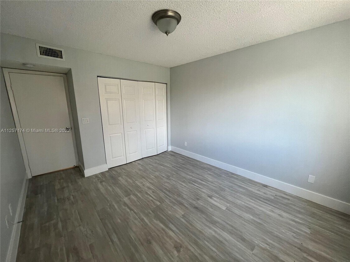 Building Photo - 5045 Wiles Rd