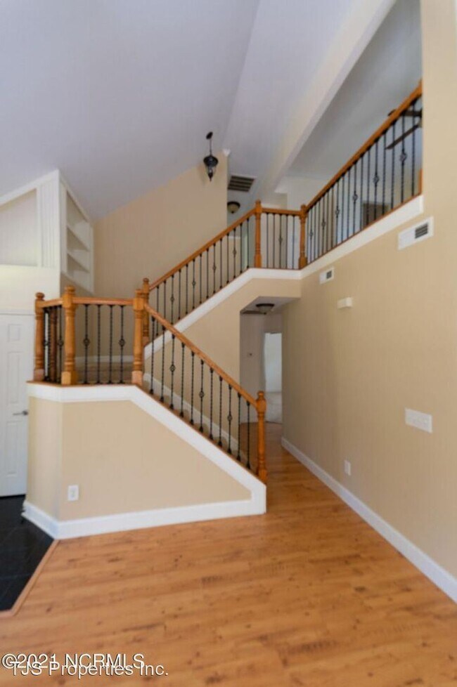 Building Photo - 3 br, 2 bath House - 906 Caroline Court