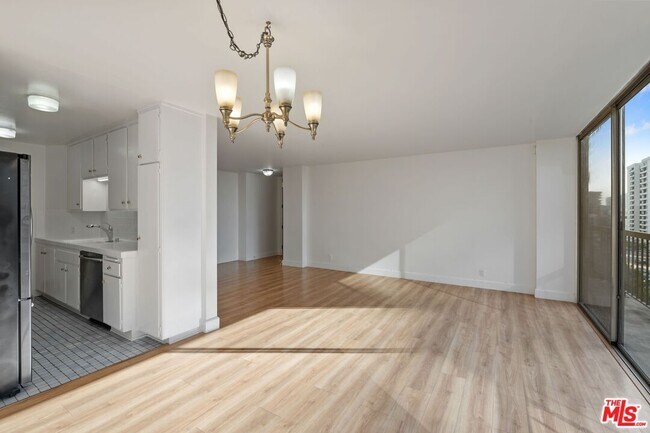 Foto del edificio - 10747 Wilshire Blvd