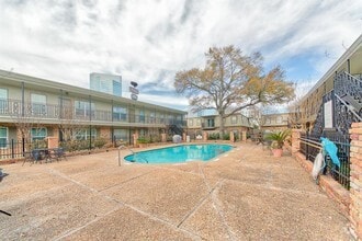 Building Photo - 3131 Southwest Fwy