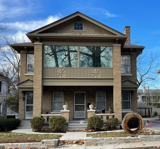 Foto del edificio - 227 Sycamore Rd