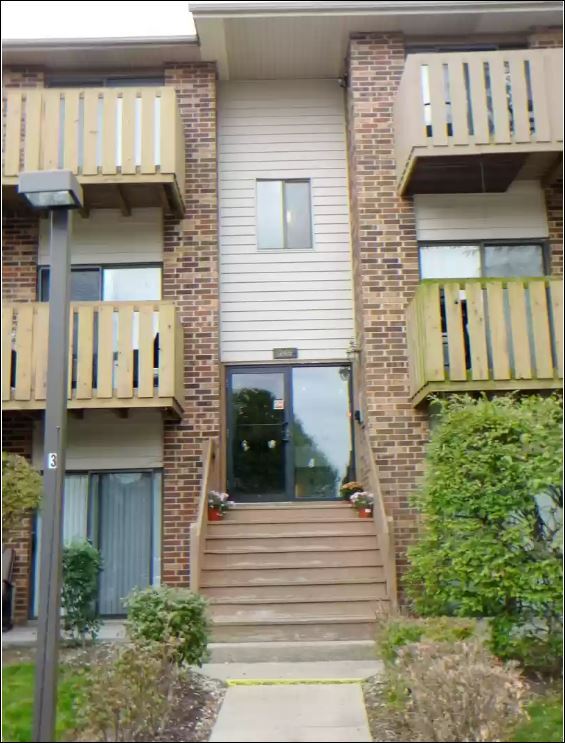 746 Prescott Dr Unit 301, Roselle, IL 60172 Condo for Rent in Roselle, IL