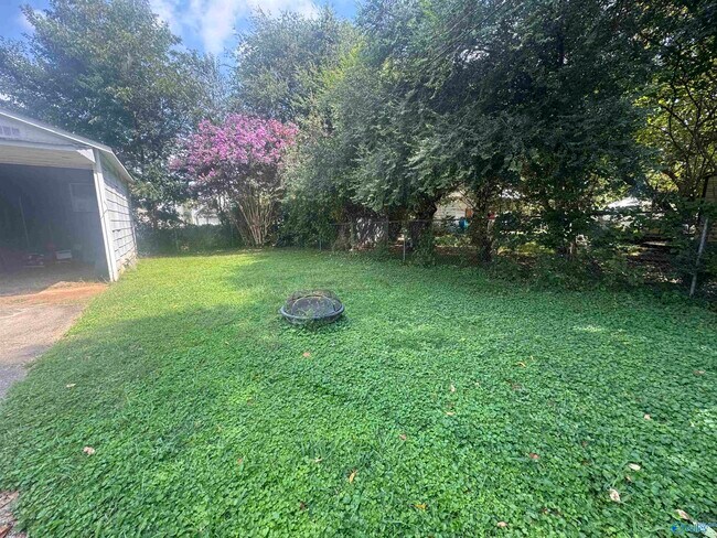 Foto del edificio - 1113 Humes Ave NE