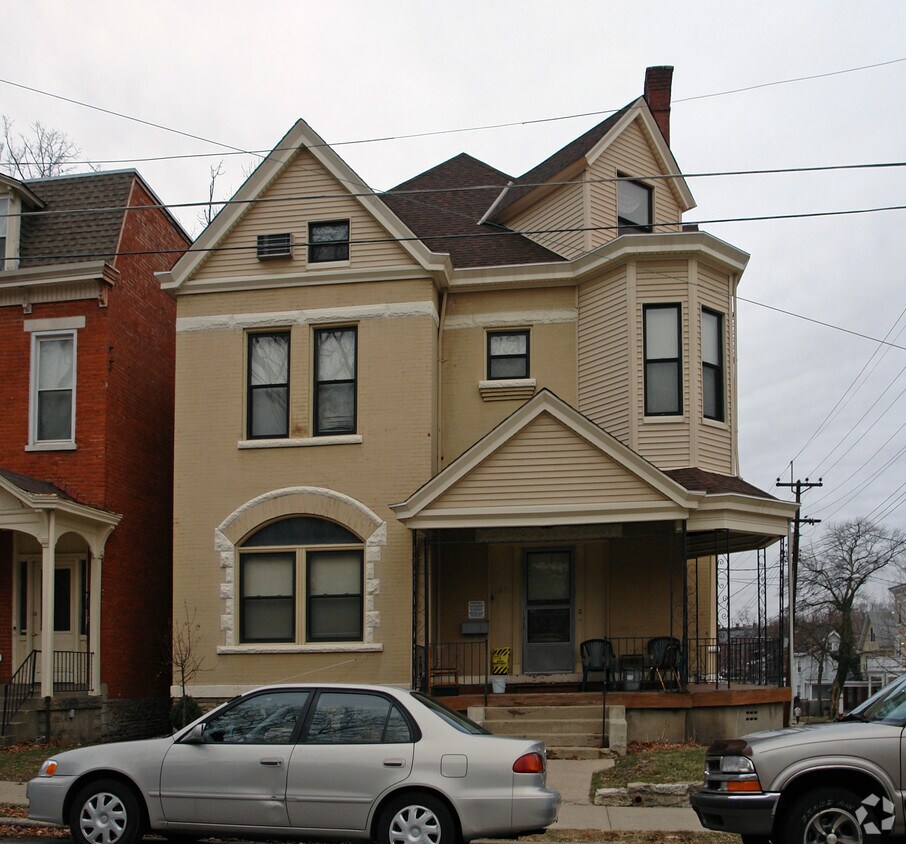 Building Photo - 2671 Bellevue Ave