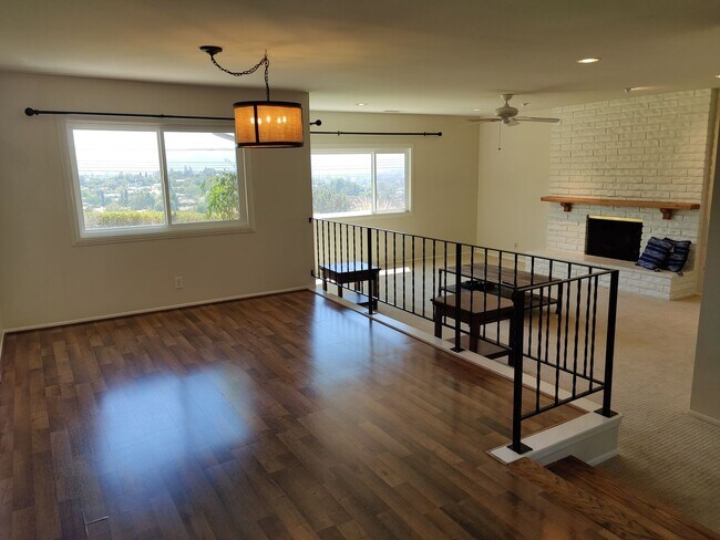 Building Photo - Lovely Thousand Oaks Rental with Expansive Yard and Mountain Views