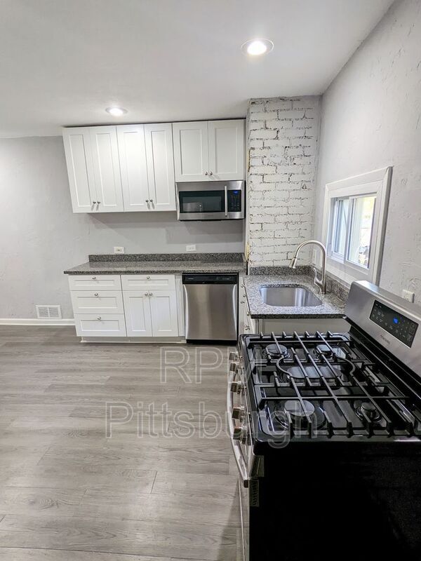 Foto del edificio - 2708 McDowell St