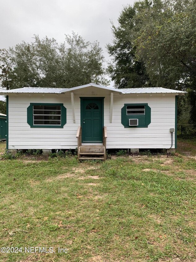 Primary Photo - 307 Country Living Cir