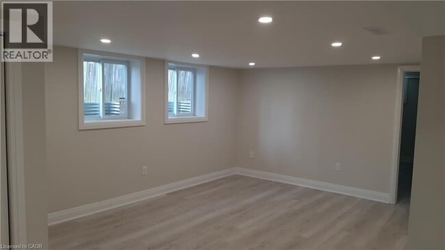 Building Photo - 160 Macassa Ave