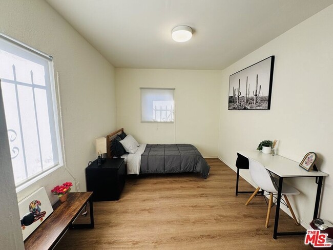 Foto del edificio - 634 W 81st St