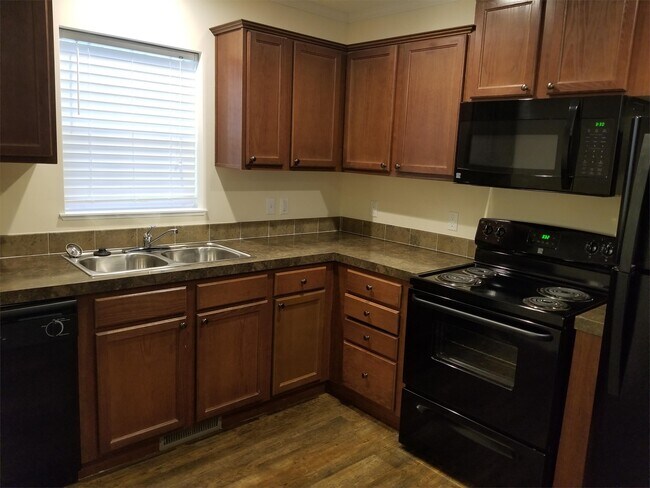 Foto del edificio - 1904 Creekstone Dr