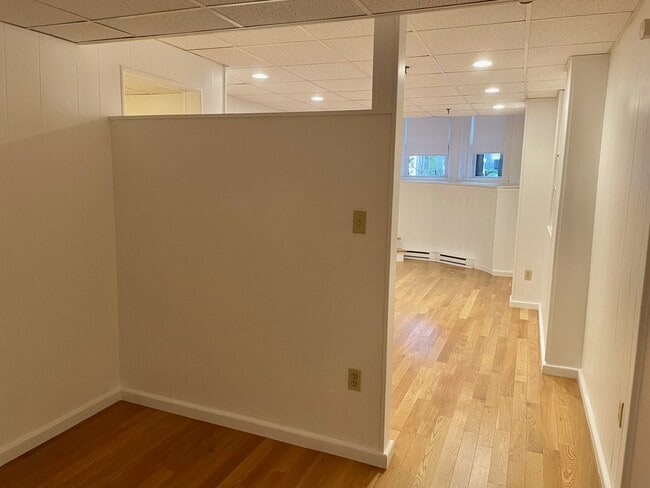 Foto del edificio - 1075 Beacon St
